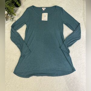 LulaRoe Lynnae ribbed long sleeve top. Size small.